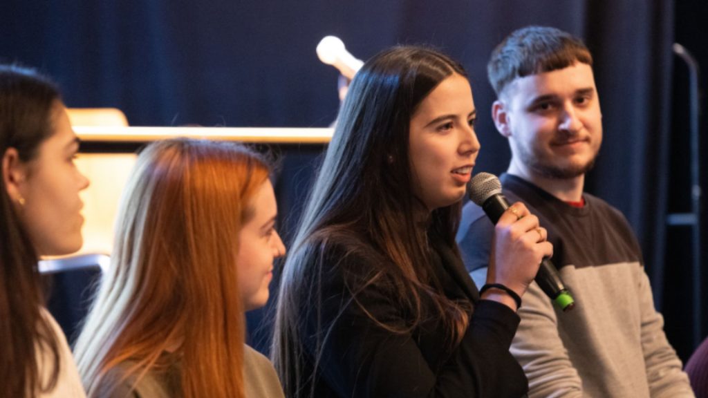 237 joves de Sant Boi reben suport acadèmic gratuït per superar els exàmens