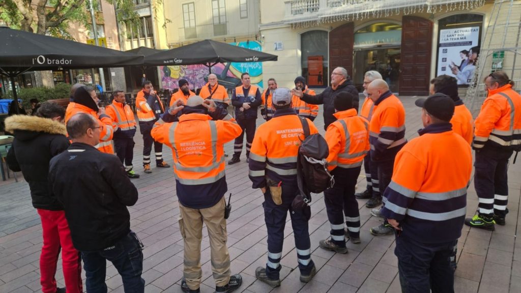 Creix la participació en les concentracions de la Brigada de Sant Boi mentre esperen una proposta de l’Ajuntament 
