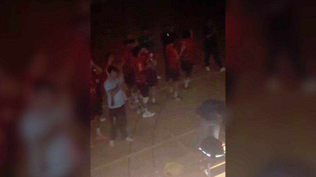 Marxa la llum en ple partit l'Handbol Cooperativa enlluerna l’Espanyol amb una victòria per 26-29