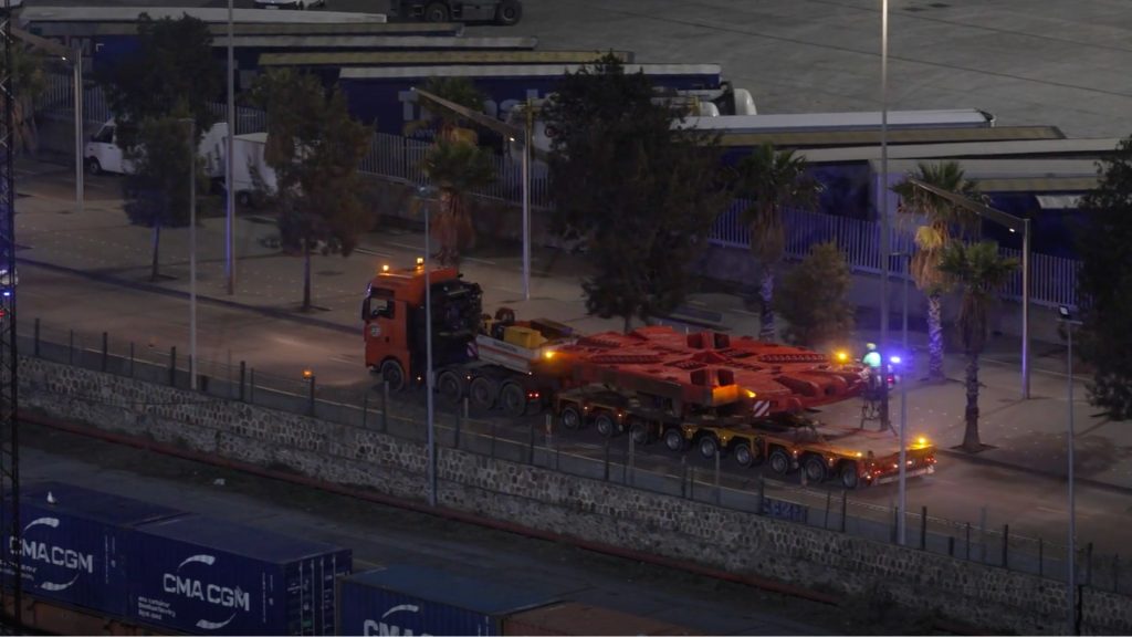 La gran peça de la tuneladora surt de Sant Boi el primer pas per allargar l’L8 de FGC fins a Gràcia