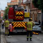 Aparatosa evacuació mèdica al carrer Francesc Pi i Maragall de Sant Boi policia, bombers i SEM