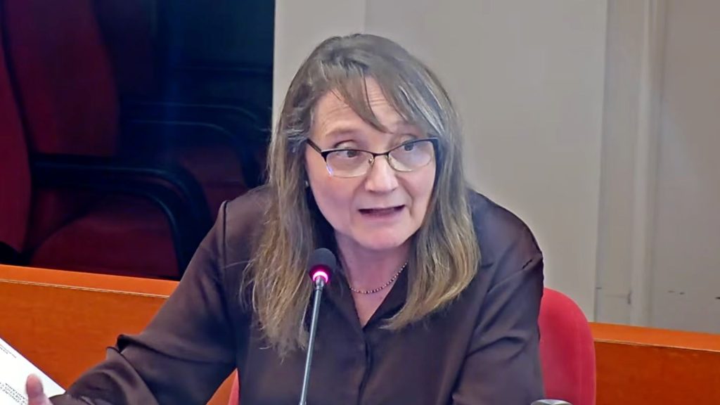 Tensió al ple de Sant Boi per l’habitatge retrets, protestes i una moció rebutjada 