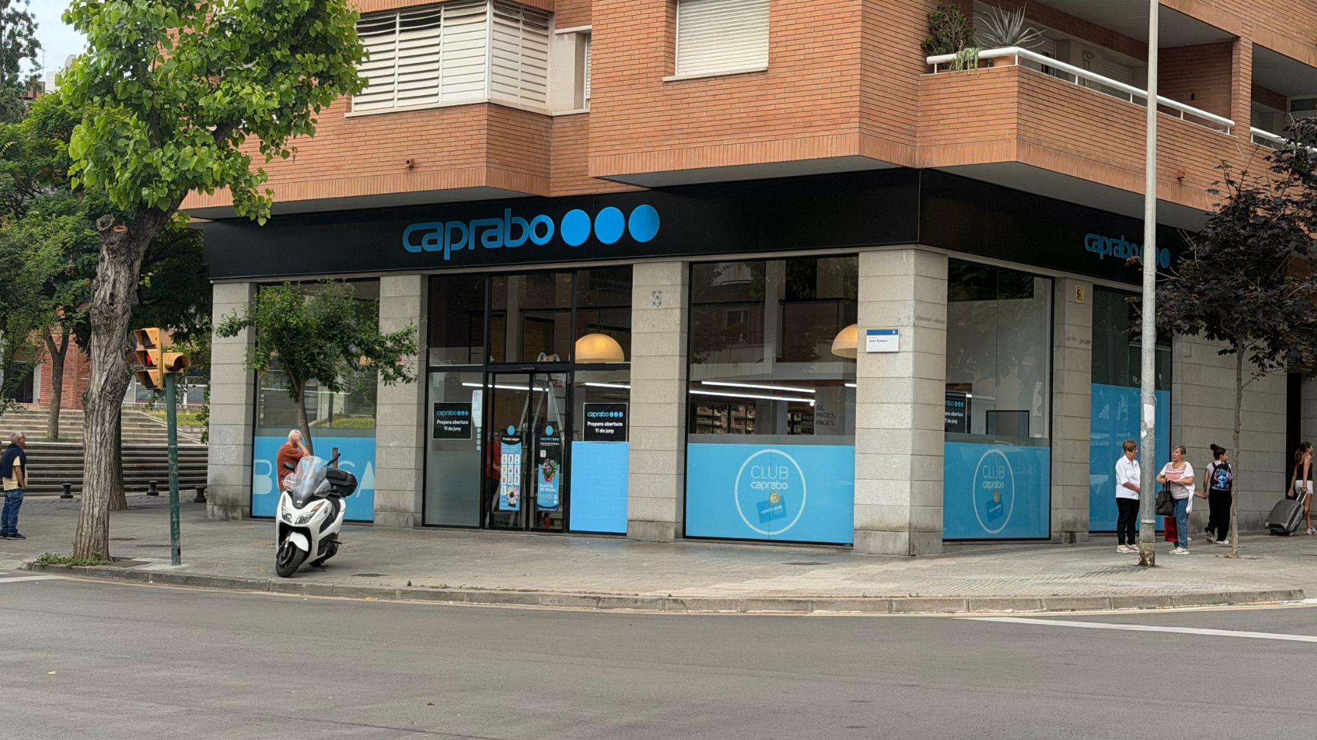 El nou Caprabo de la plaça de la Bòbila a Sant Boi ja té data d’inauguració i regals pels primers clients