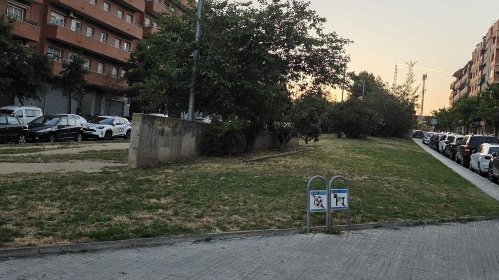 Nou espai verd a Sant Boi el Ple dona llum verda a un parc de més de 3.500 m² 