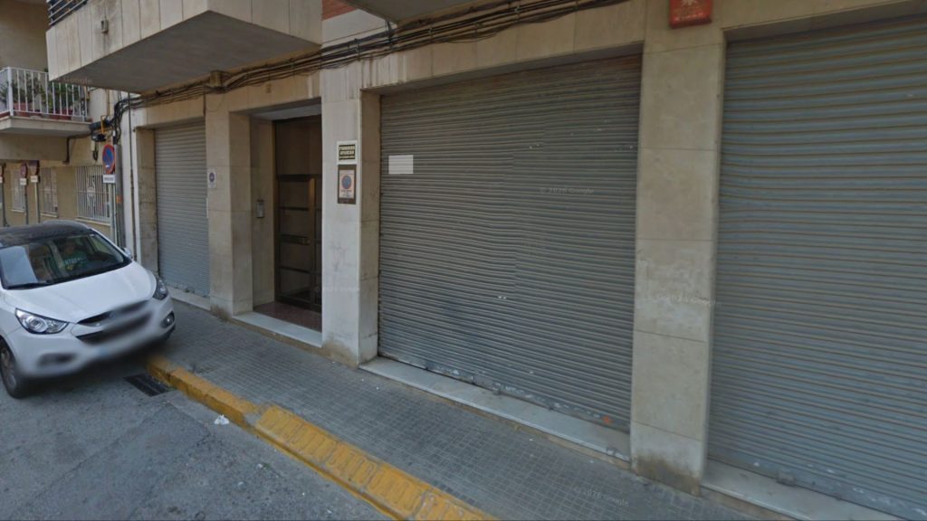 Un incendi en un taller de Sant Boi afecta un edifici de cinc plantes i mobilitza set dotacions de Bombers