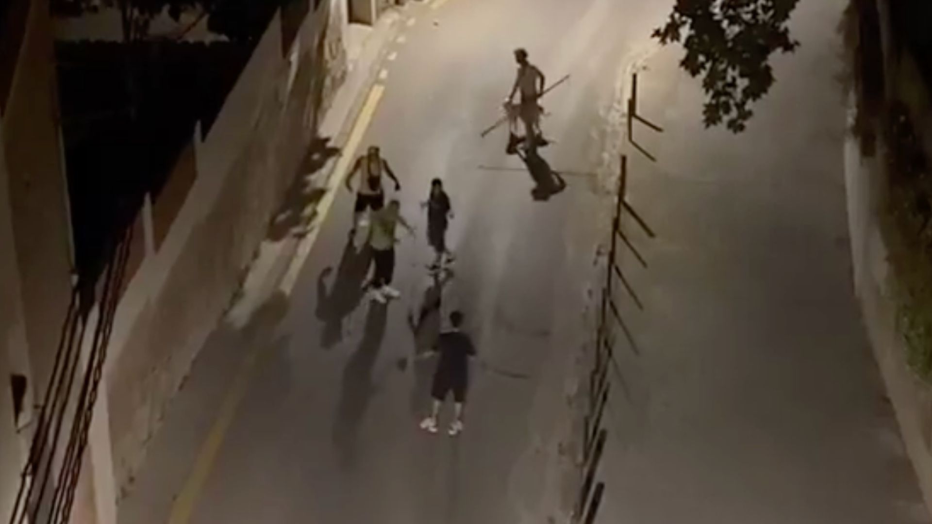 Baralla amb matxets a Sant Boi els veïns exigeixen més seguretat i els sindicats alerten de la falta d’agents a peu de carrer