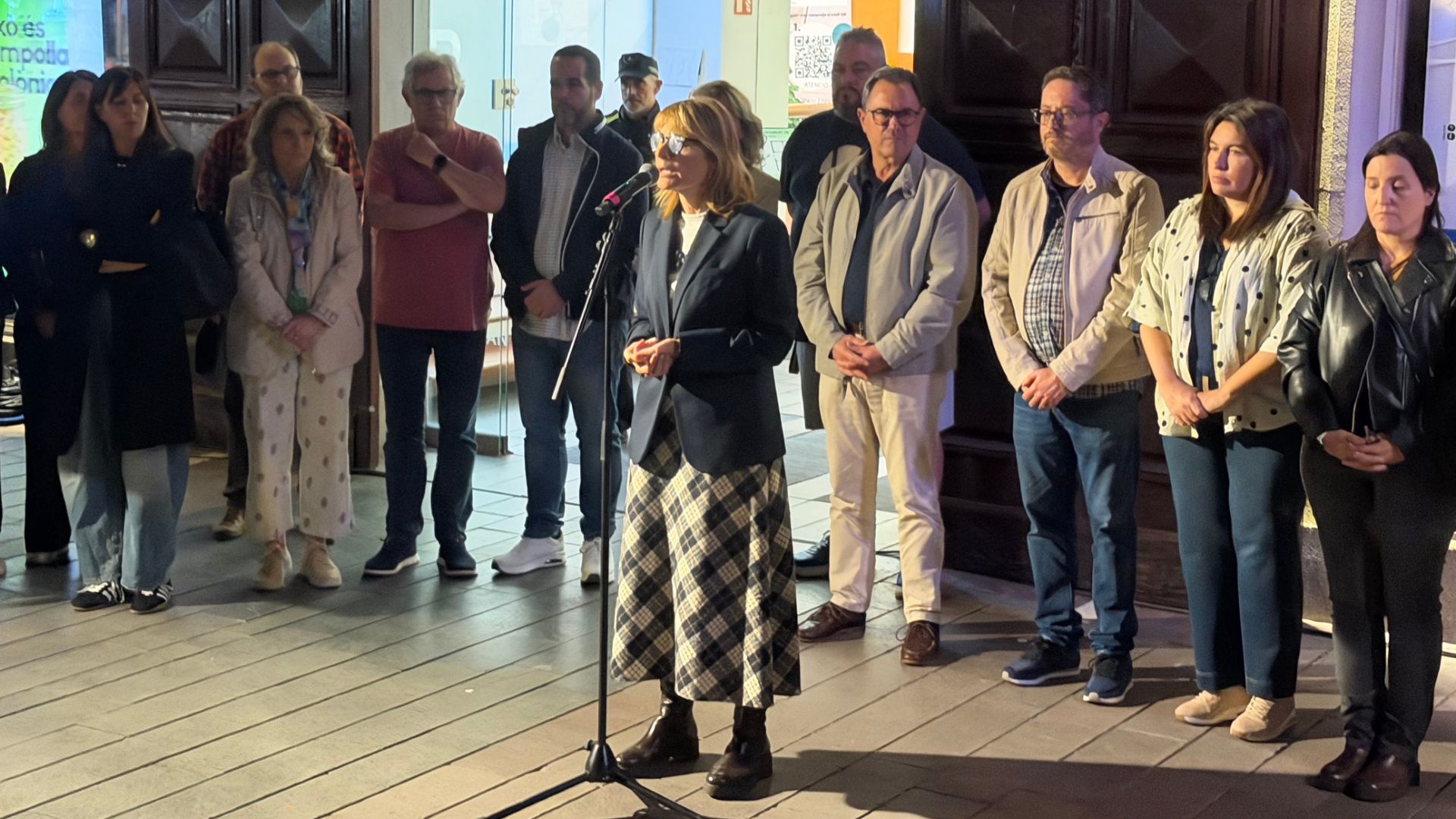 Sant Boi guarda un minut de silenci per les víctimes de l’accident ferroviari a Toledo